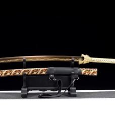 GoldenFlameWolfSword_4.jpg